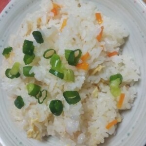 めんつゆで簡単☆油揚げとニンジンの炊き込みご飯